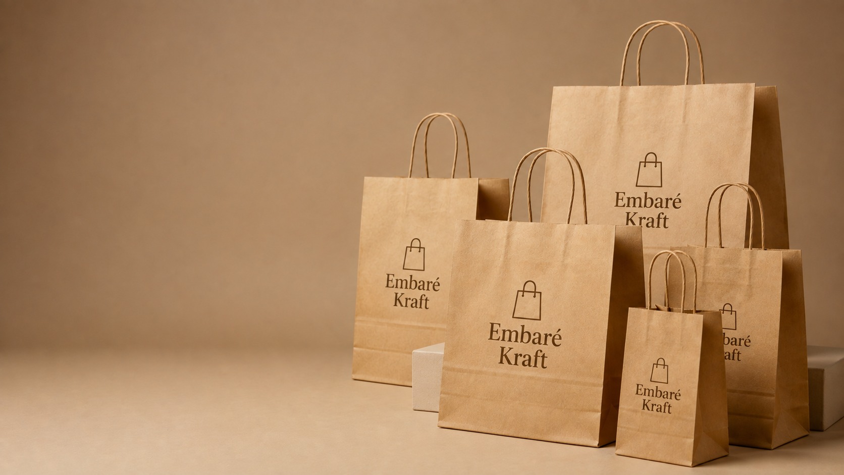 Sacola de papel kraft personalizada Embaré Kraft, com identidade visual impressa